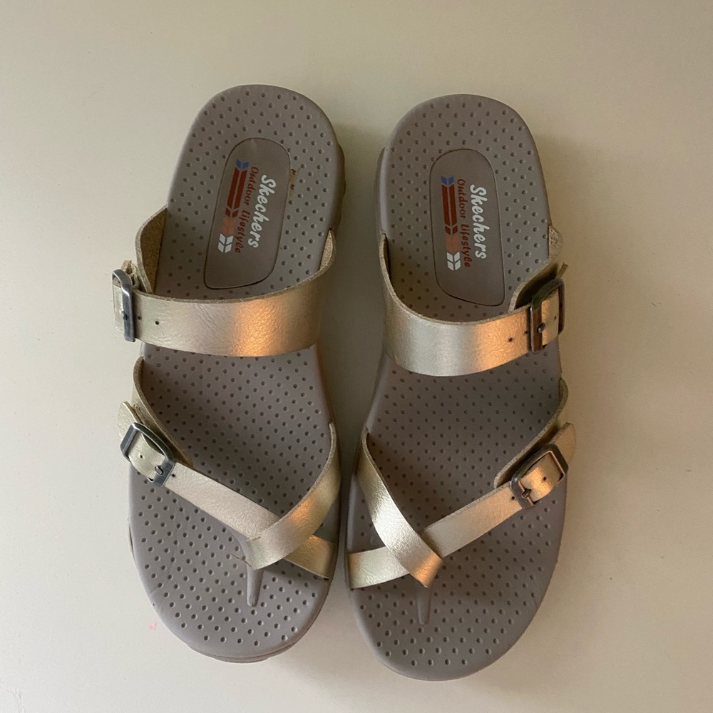 Skechers Women's Gold Strappy Toe-Loop Sandals